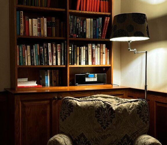 How to Create a Cosy Reading Nook in Your Home